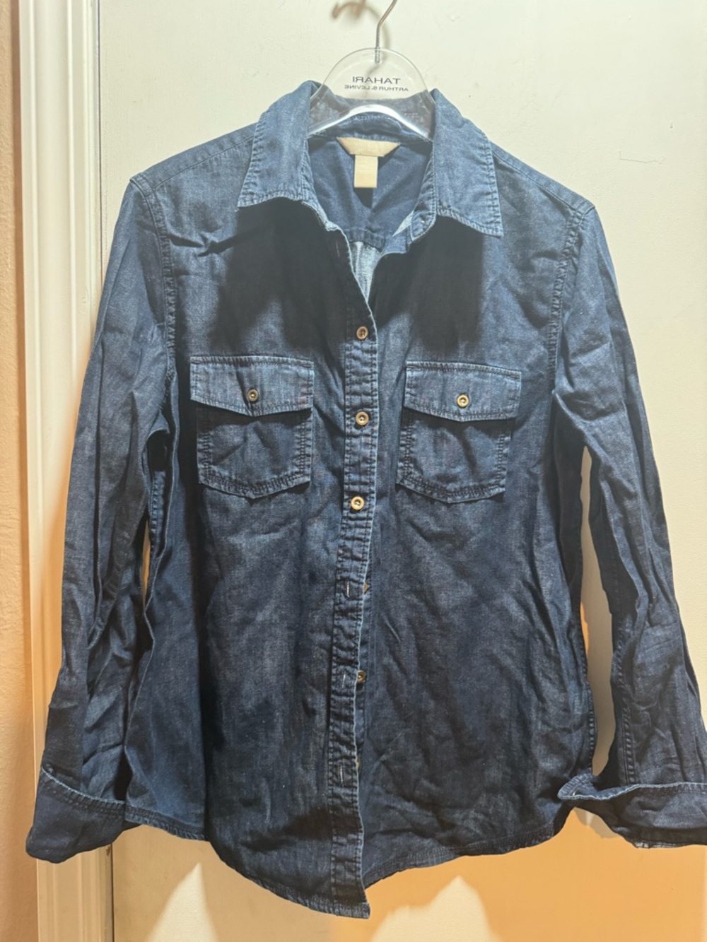 Preowned Banana Republic Women’s Soft Wash Denim Button-Up Top Size L